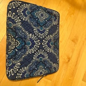 Vera Bradley Blue and White Patterned laptop case